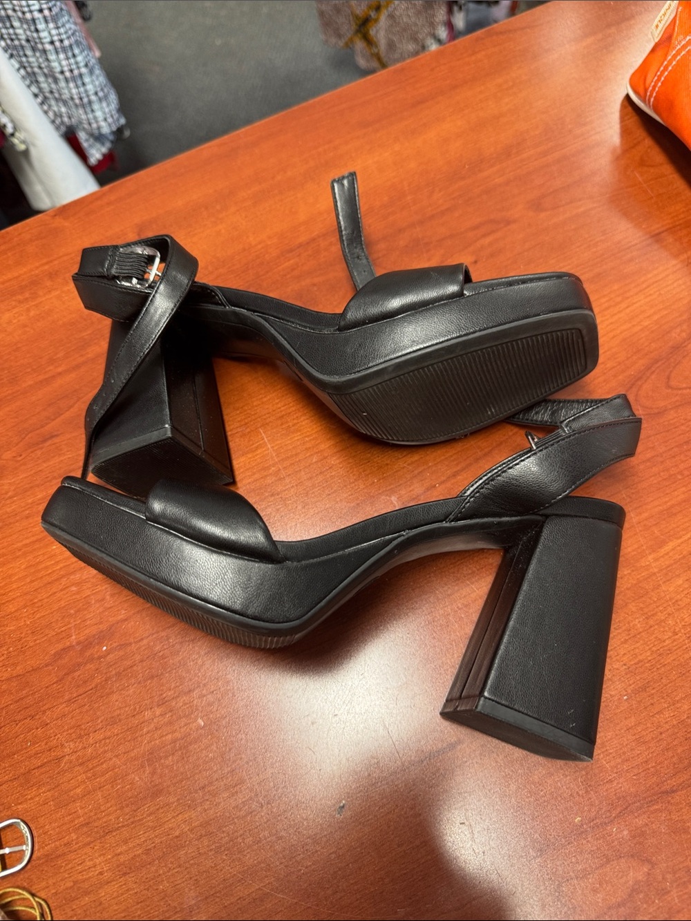A new day platform heeled sandals size 7.5 // 082703